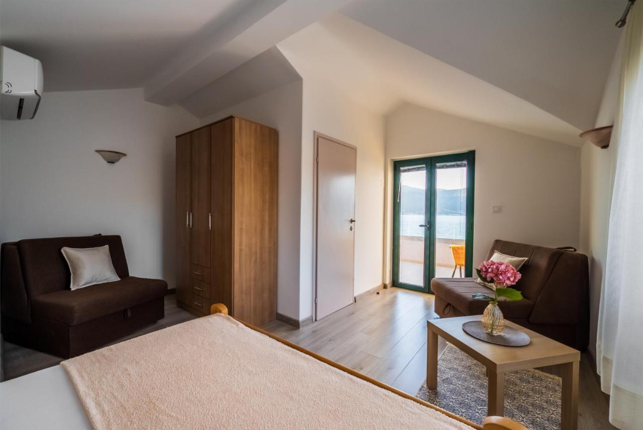 Apartments Ponta Krasici Tivat Kültér fotó