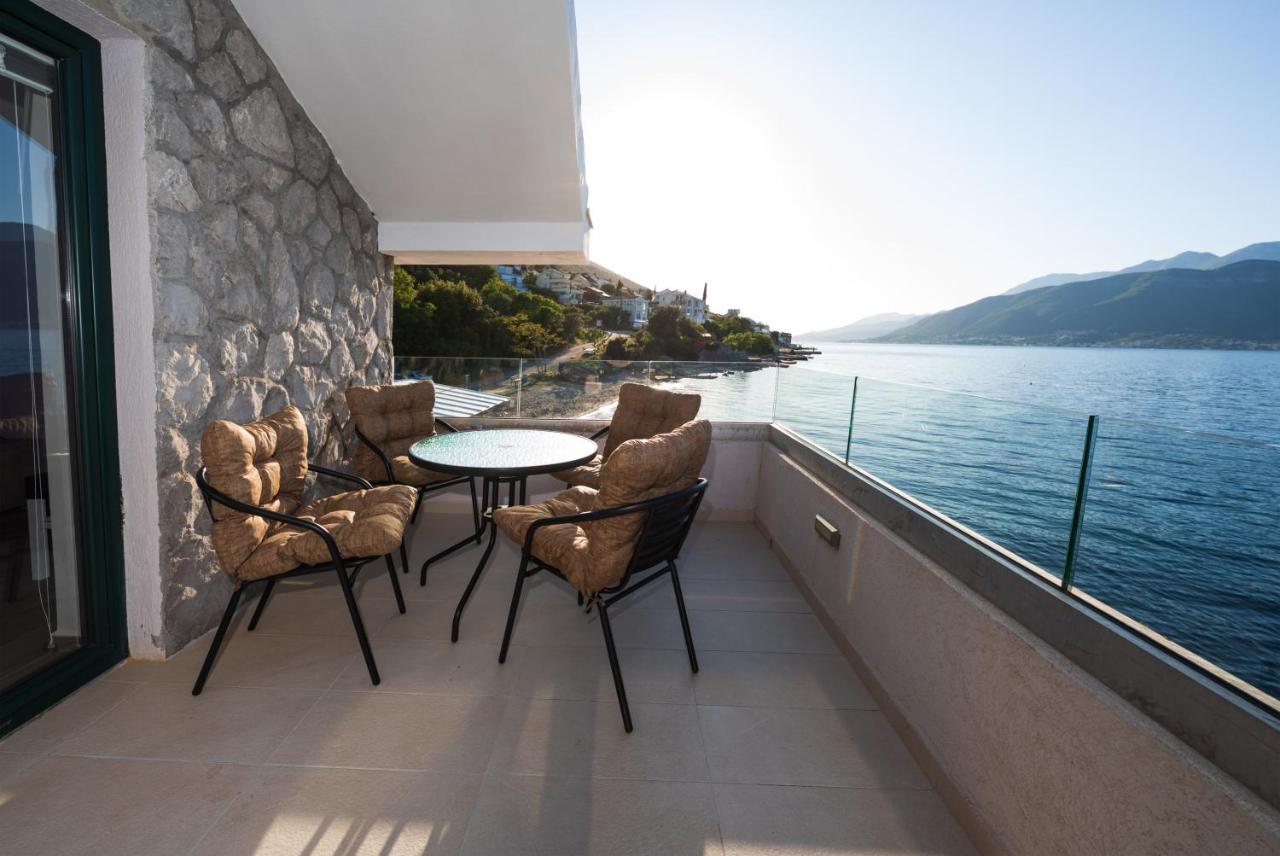 Apartments Ponta Krasici Tivat Kültér fotó