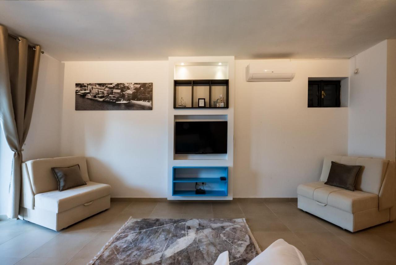 Apartments Ponta Krasici Tivat Kültér fotó