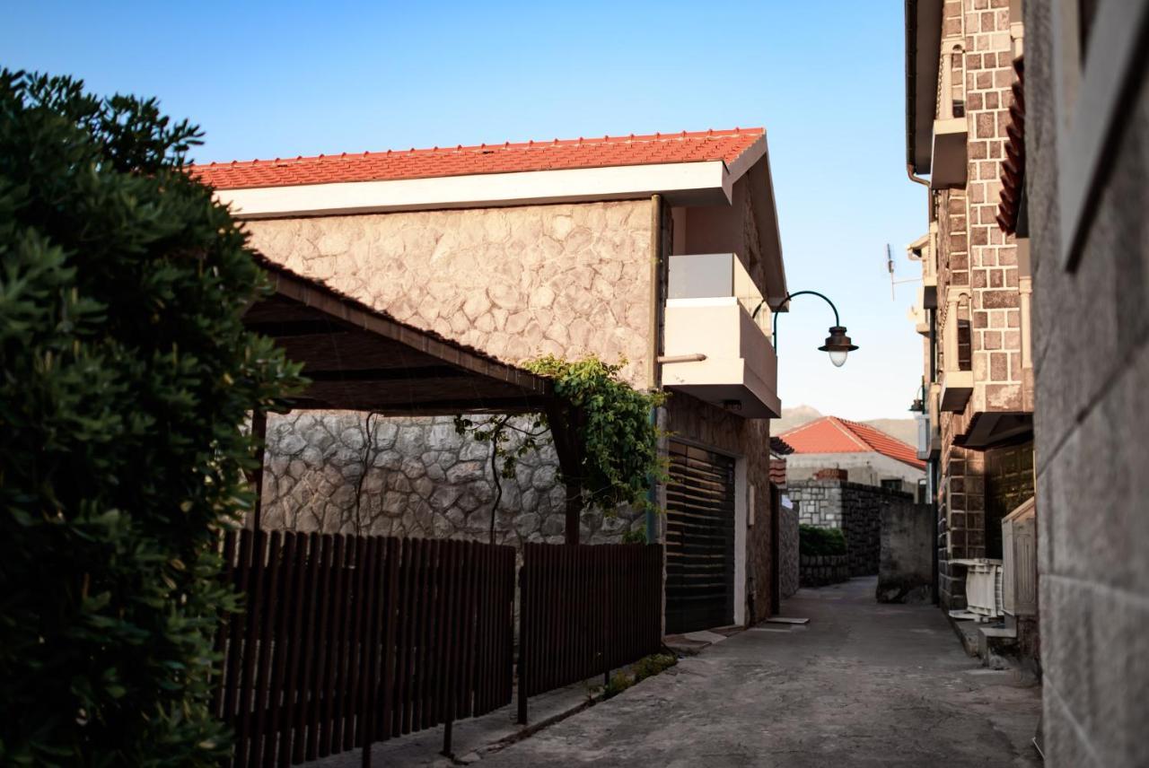Apartments Ponta Krasici Tivat Kültér fotó